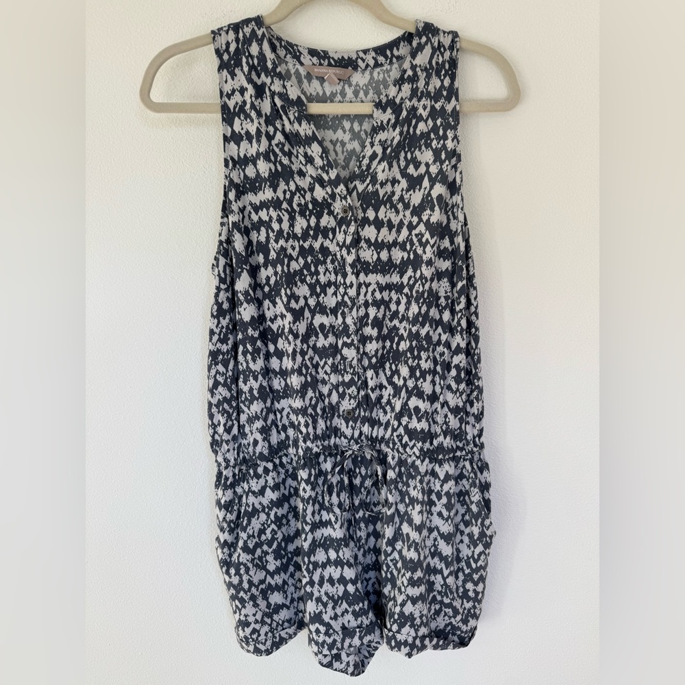 Banana Republic Sleeveless Romper, Elastic Tie Waist- Gray and White- Size 12